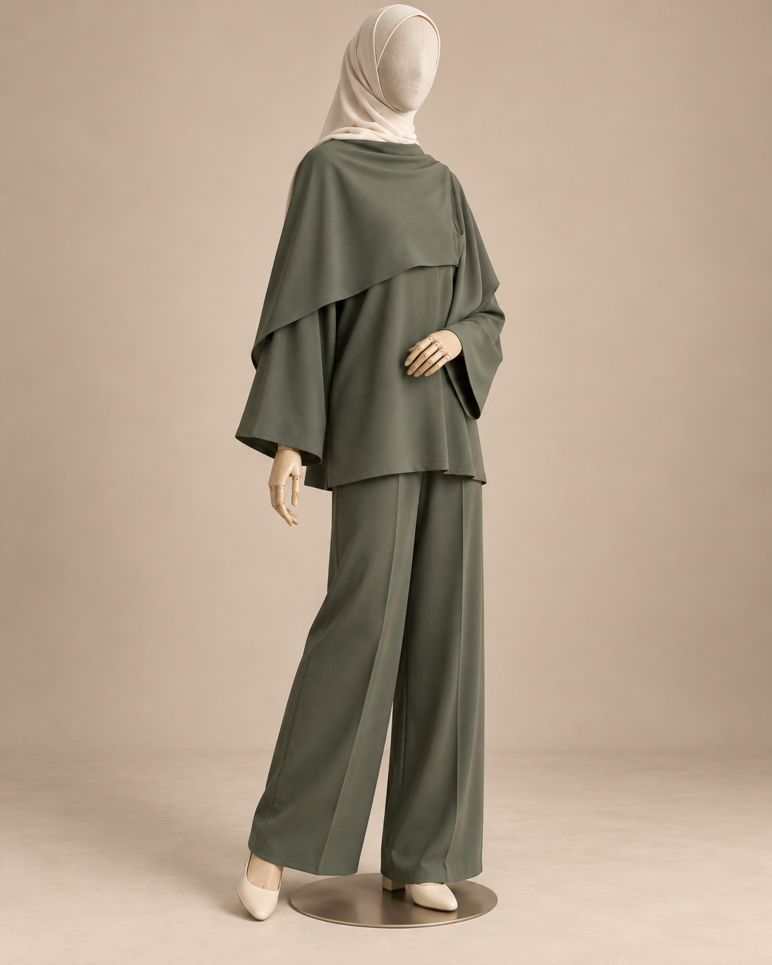 Naila Zweiteiler mit Cape